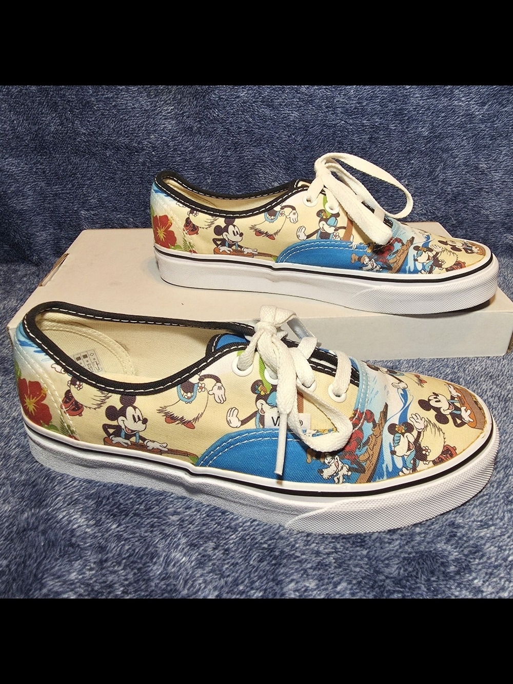 Disney x Vans Authentic 'Mickey Mouse Aloha' sneakers - Picture 2 of 7